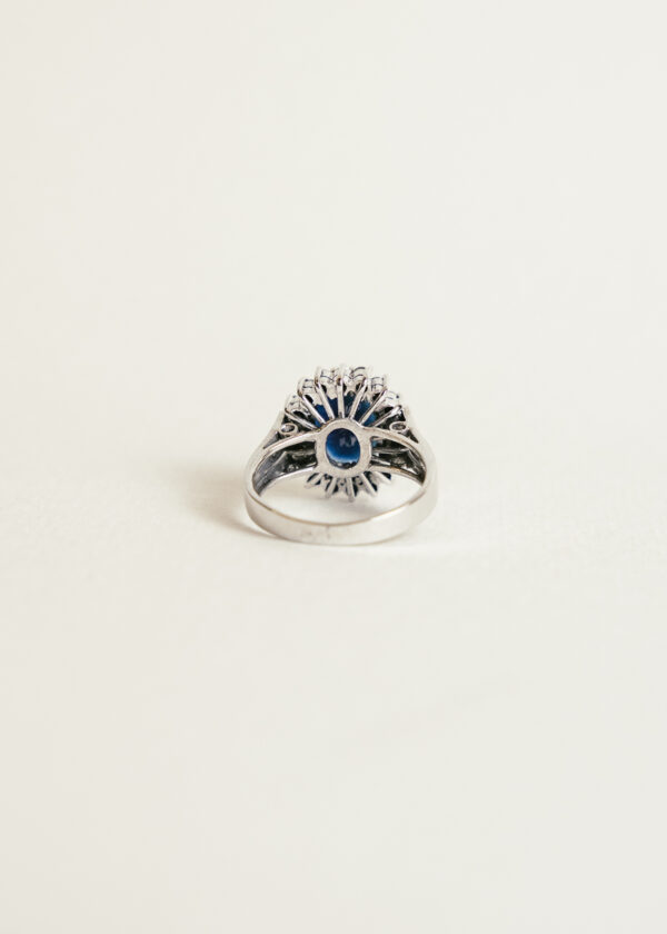 Sortija-oro-blanco-14k-diamantes-zafiros (6) jf16 roseta zafiro